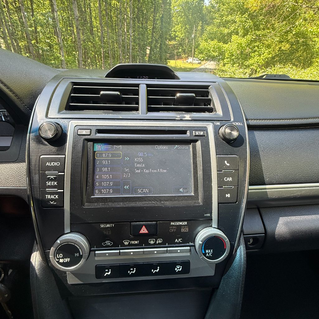 2012 Toyota Camry SE - Photo 16