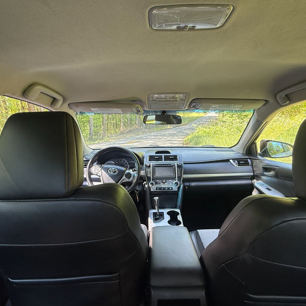 2012 Toyota Camry SE - Photo 17