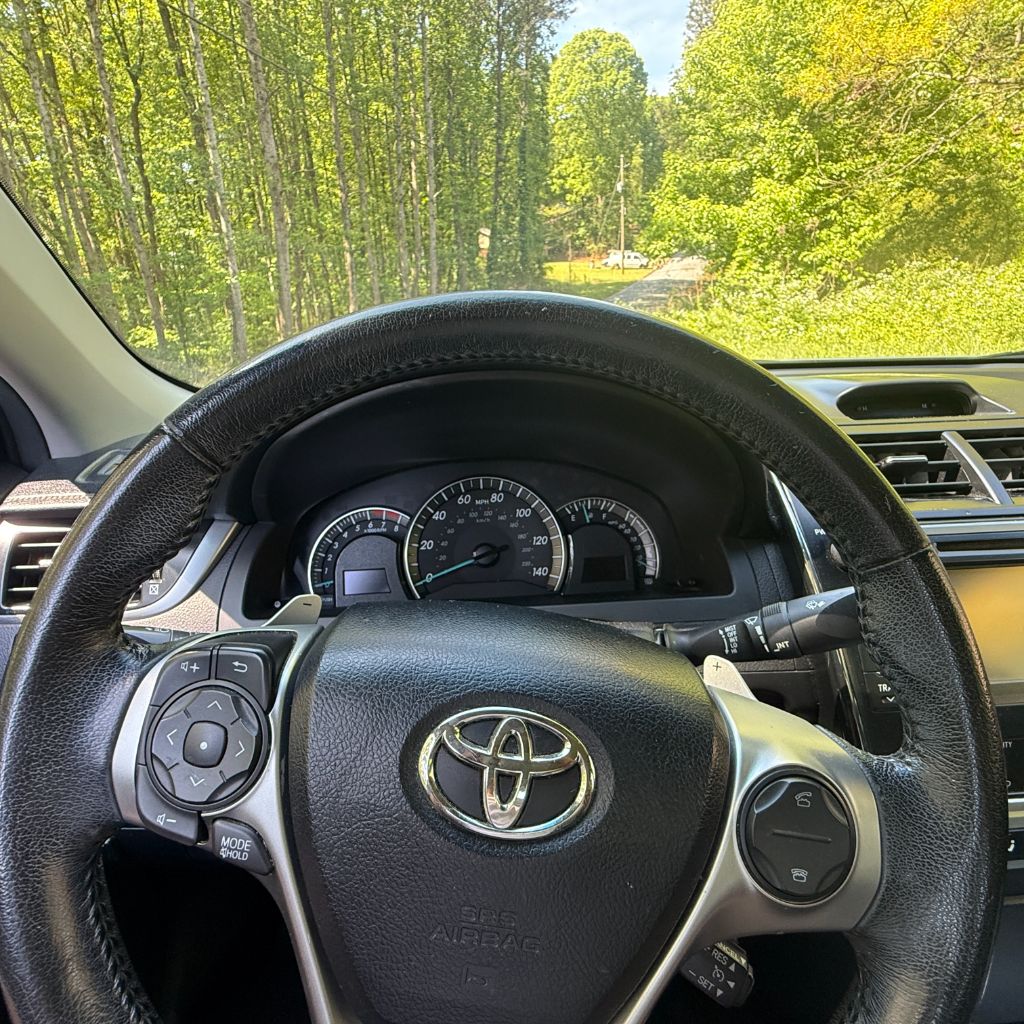 2012 Toyota Camry SE - Photo 14